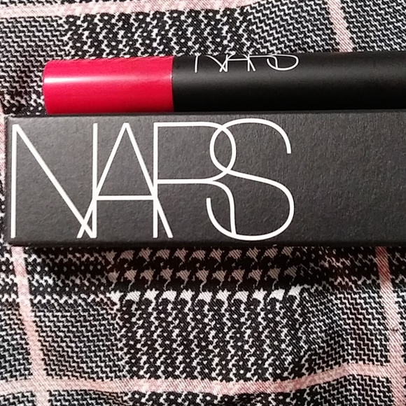 Nars (2) Velvet Matte Lip Pencils - Shades of Red - Picture 4 of 7